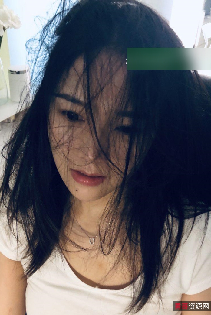 让人无法抗拒她的魅力。她的视频总共有8.86g，每一个都是精心制作的，让人看了过后回味无穷。如果你也是特莱莎的粉丝，那么这个补充视频一定不能错过，它将让你更加深入地了解这位最银推特女神。