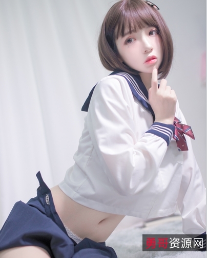 虎牙超人气小仙女(疯猫ss)_作品合集：性感美腿泡沫诱惑