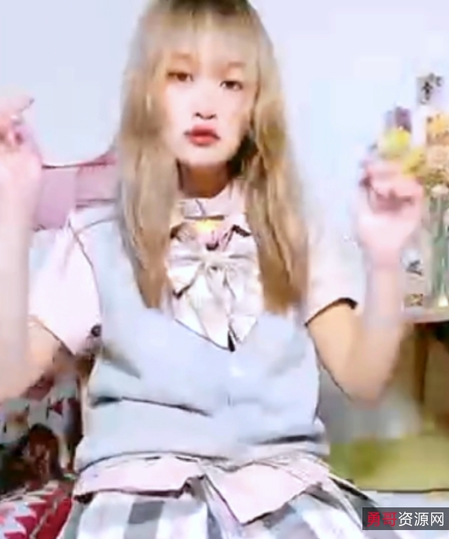 露脸福利姬小鹿酱合集385部26G，补百度去重新增