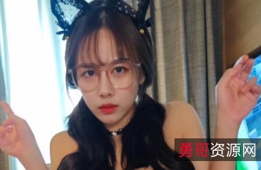 推特福利姬Ceason去车衣神作2.4G太会玩了