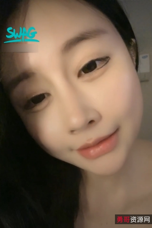 热舞大罩杯诱惑asdfg_ling推特5部3.8G抖出魂