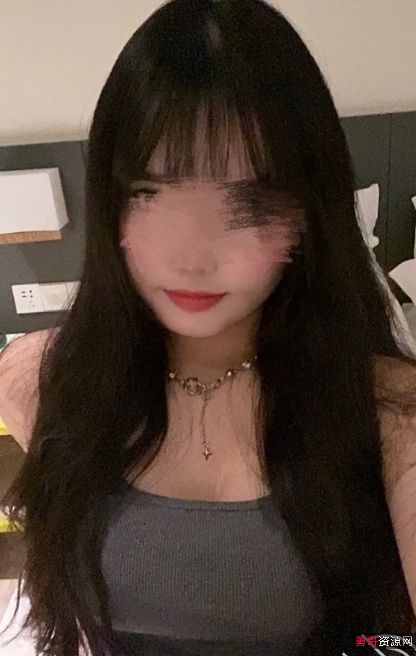 百度家有迷人小嫂视频合集5部2.26G，身材苗条车灯大勾人