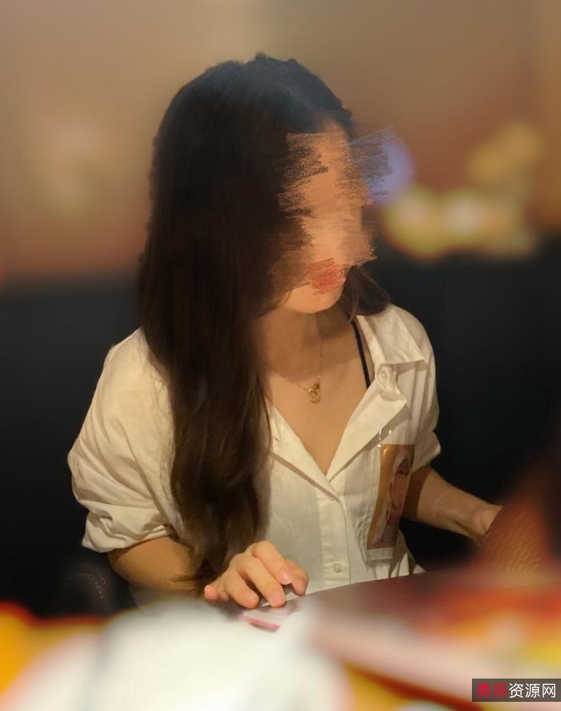 百度家有迷人小嫂视频合集5部2.26G，身材苗条车灯大勾人