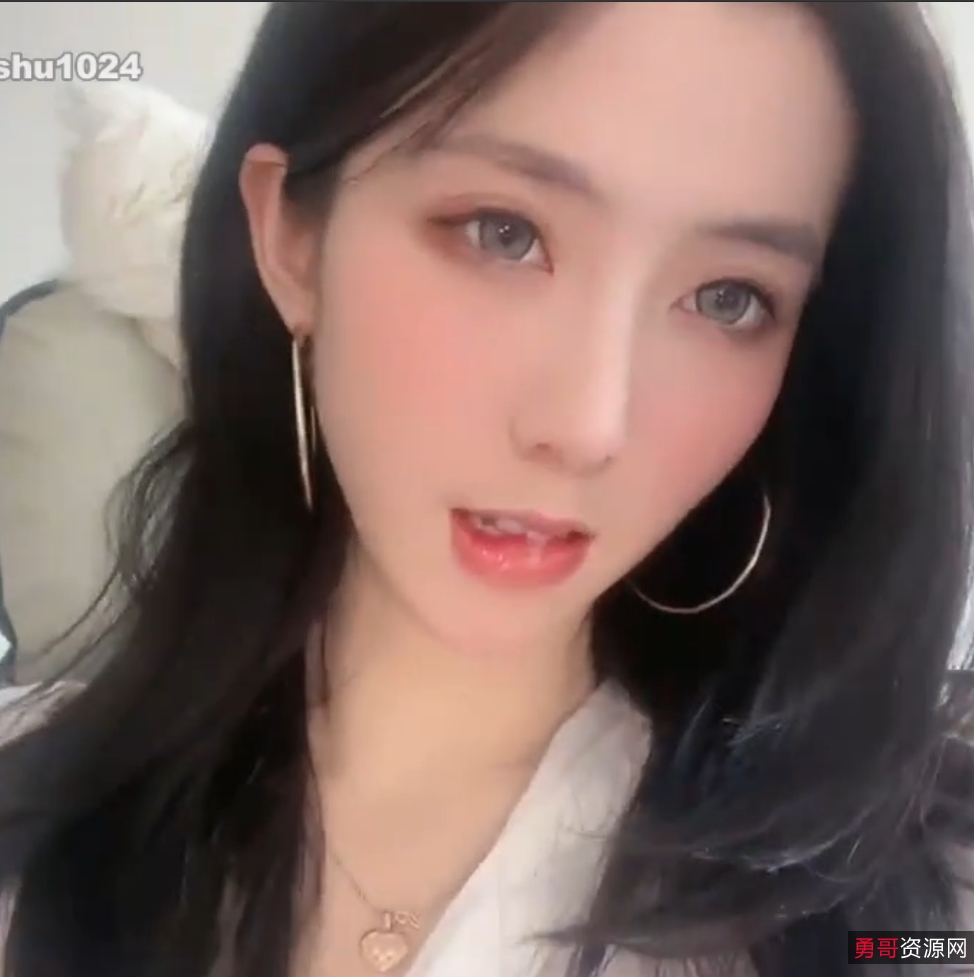 花椒鱼鱼不甜合集99部4.54G,176大长腿热舞洗澡放飞自我