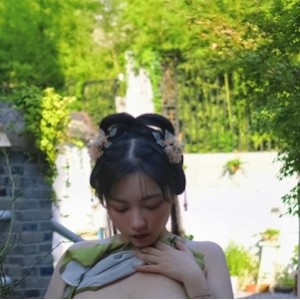 抖音酒月光“阴”福利姬尺度私拍视图合集530P+20V/201M，颜值身材加分项