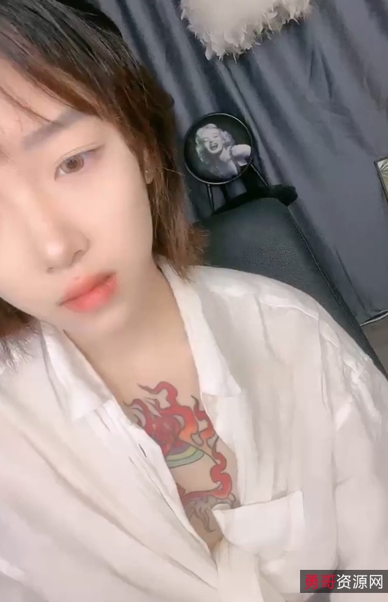 百度清纯长相纹满背18吖热舞视频合集24部20.5G，全方位展示