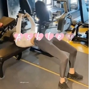 Ashley东航私拍日常85部487m内部珍藏