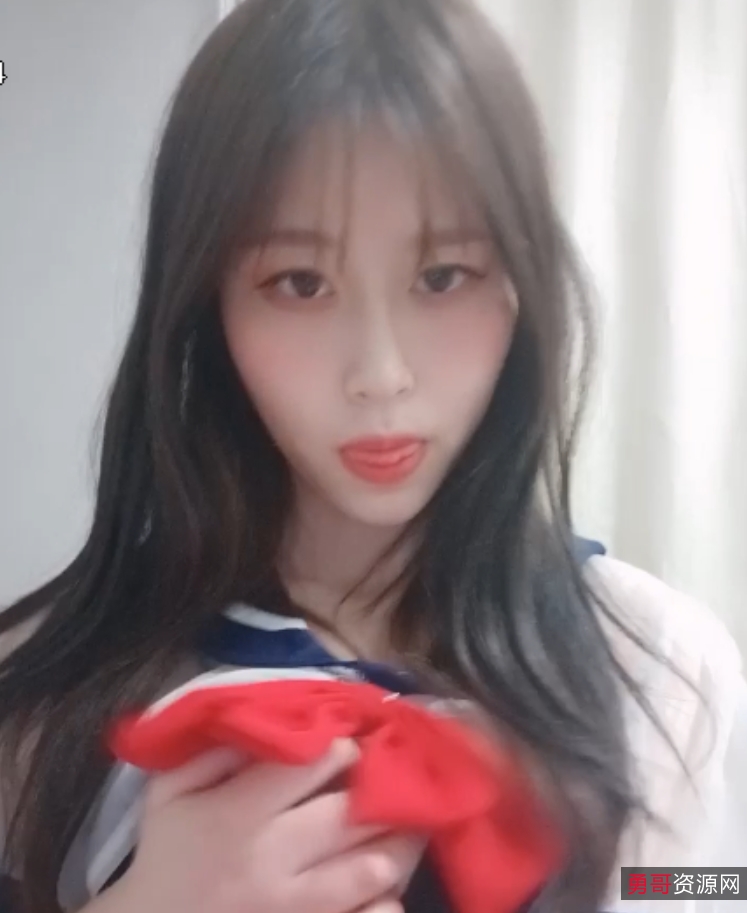 推特月野兔38部露脸视频合集1.39G青涩表现