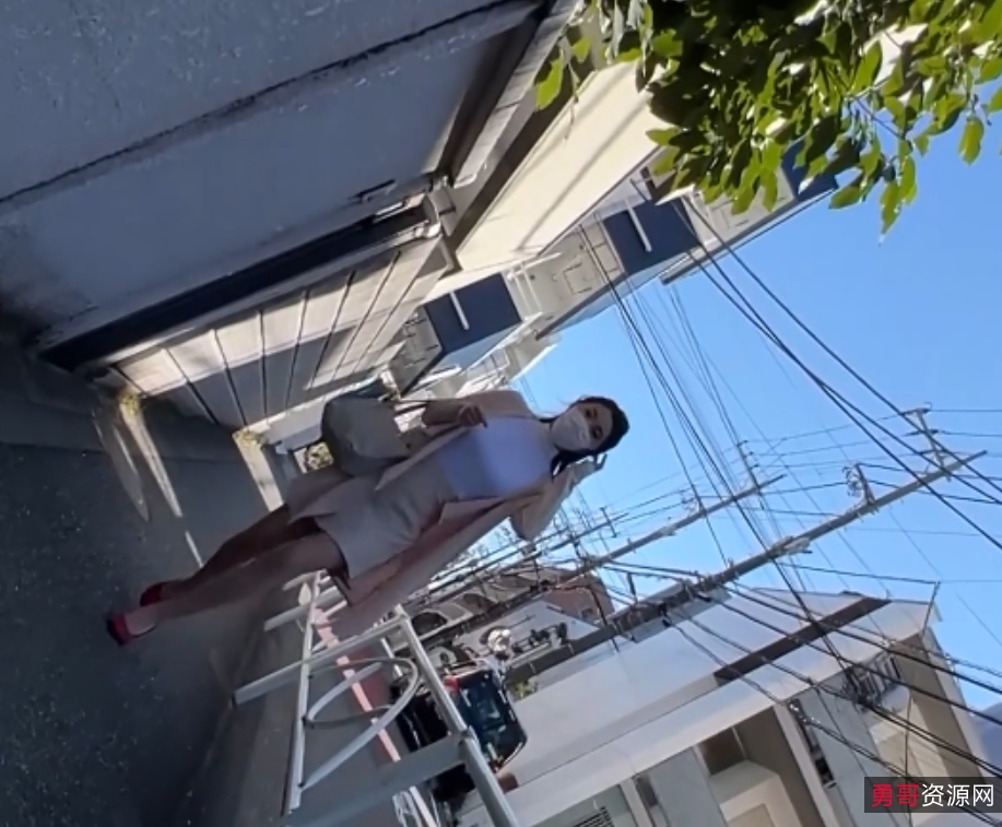 猫站某男珍藏超瘦大罩杯神作1部4.68G绝品