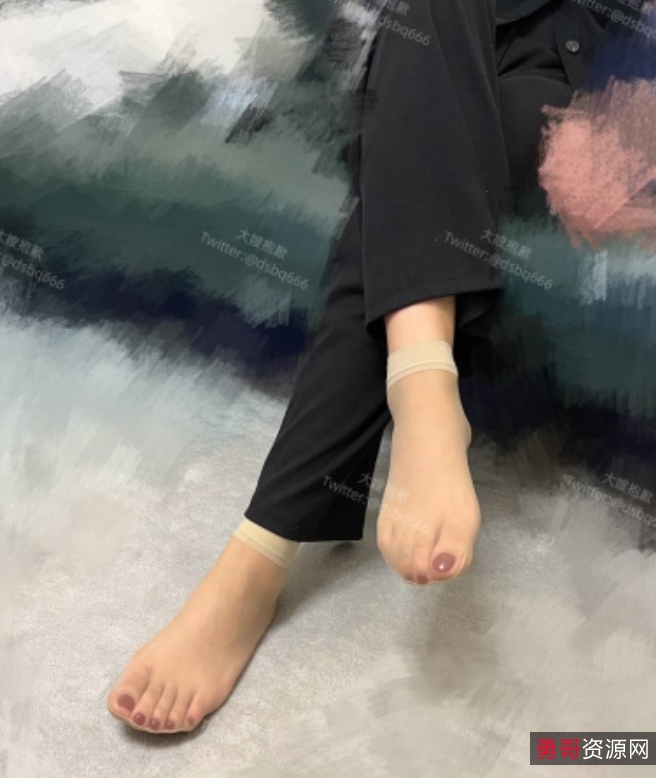 推特大嫂27G足艺58部太高兴了