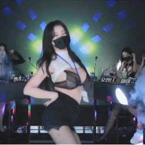 熊猫班Jinricp劲爆脱衣舞秀330部2214G