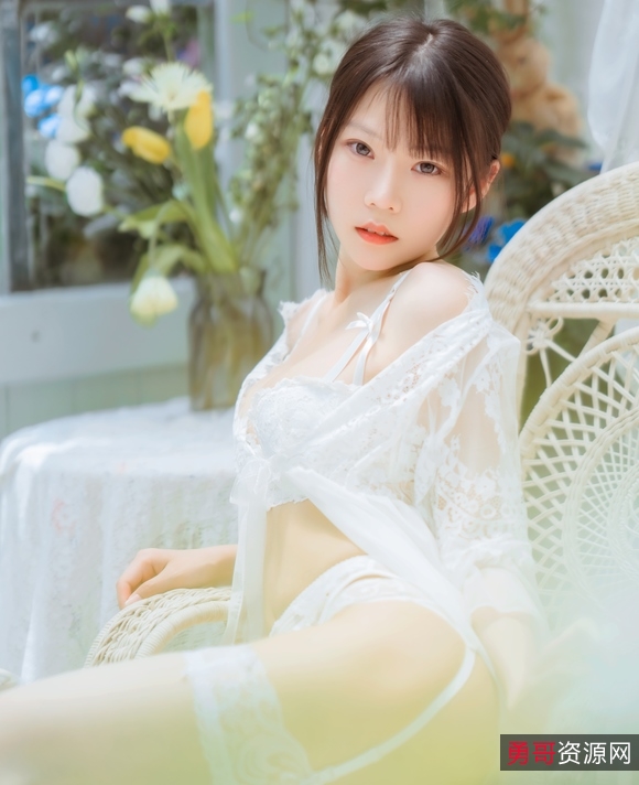 喵露露pikcos合集67.3G53部太丰满