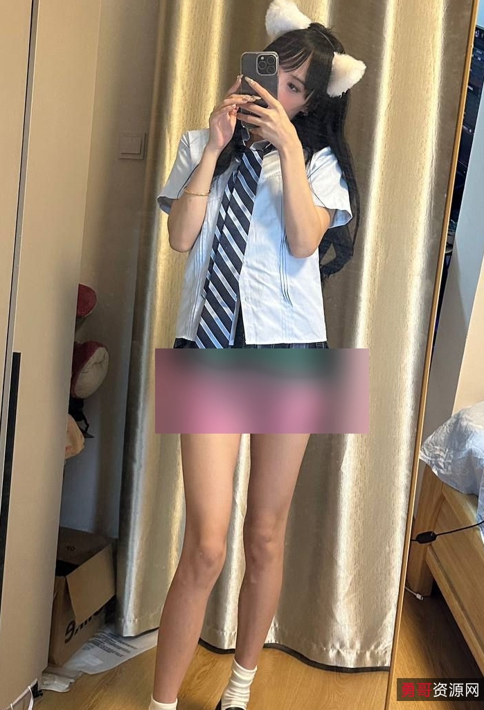 粉唇超诱人VIP群16部389MB户外展示