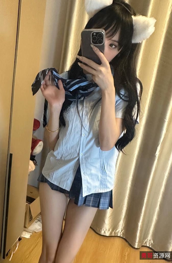 粉唇超诱人VIP群16部389MB户外展示