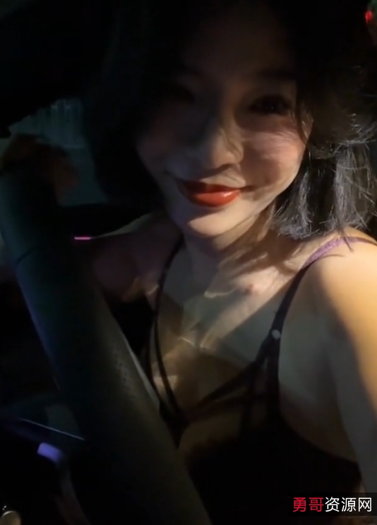 芳姨抖音秘语合集88部50G胖臀诱惑