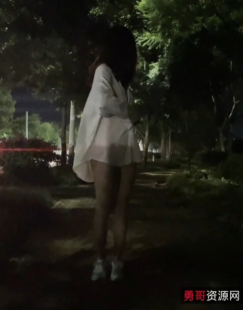 小小星户外大胆展示9部9G推特网红丰腴资源合集