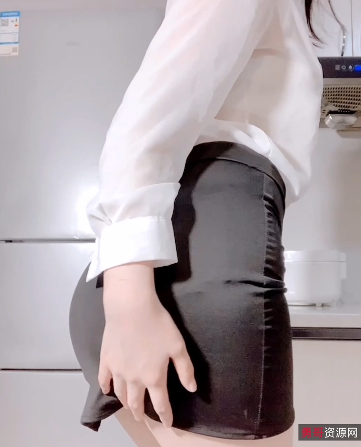 月月酱皮质绑带合集50G49部推特展示珍藏版