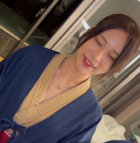 唯美映像Yちゃん多人游系列18V10.2G粉嫩水润